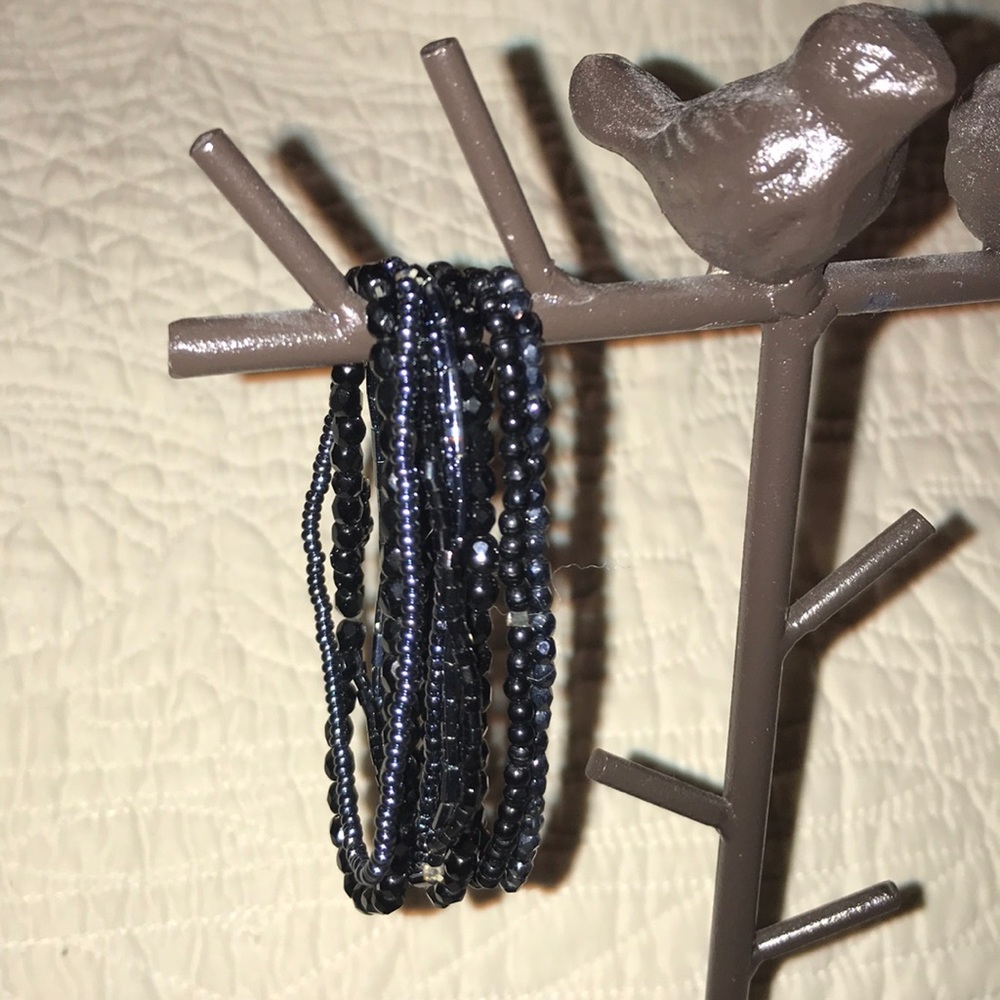 Black elastic bracelets